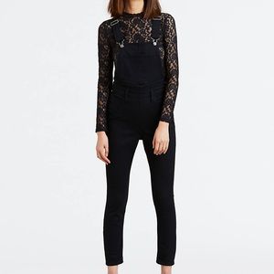 Black Levi’s Skinny overalls Size 27